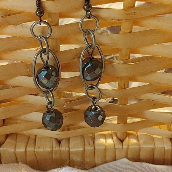 5/$25 Vintage Hematite Beading Dangle Earrings 2.25 inch - Picture 4 of 7